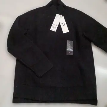 유니클로 J 프리미엄 라무 케이블 하이넥 택 포함 새상품 J 플러스 J