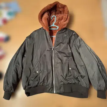 ZARA MA-1 스타일 자켓