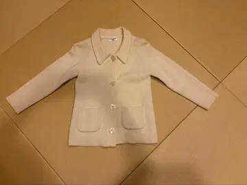 베이지 니트 자켓 버튼 포함