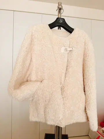 크림색 플리스풍 자켓