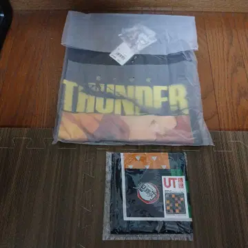 미사용 귀멸의 칼날 유니클로 THUNDER BREATHING 티셔츠 블랙