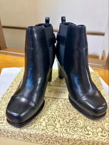 RANDA 블랙 부티 하이힐 숏부츠