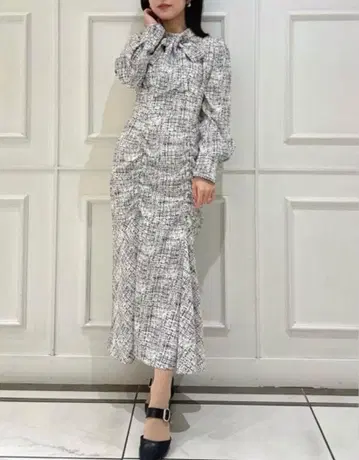 안미르 셔링 트위드 롱 원피스 화이트 미사용