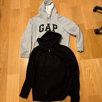 GAP 후드 부착 후드티 2장 세트 판매