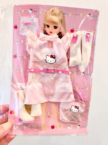 헬로키티 옷 갈아입기 의류 세트