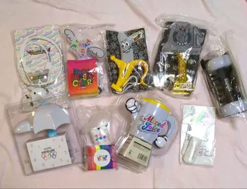 WEST. 역대 응원봉