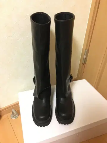 가죽 벨트 롱 부츠 블랙