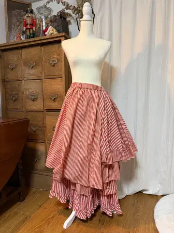 TORI-TO x BEAMS BOY 빅토리아 스커트