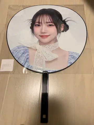 tripleS 시온 부채 한정판 굿즈 팬미