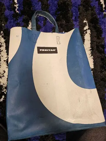 FREITAG 블루 화이트 토트백