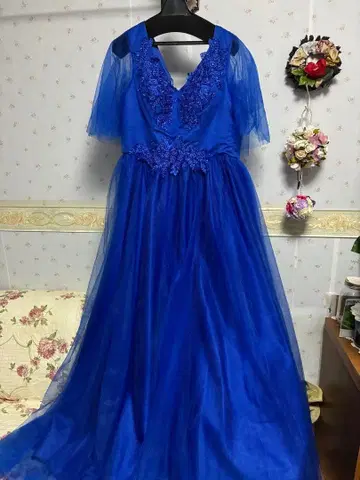 파란색 플라워 자수 롱 드레스