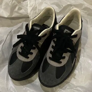 오니츠카타이거 DELECITY 23.5