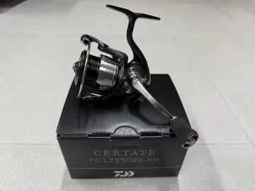 다이와 24 셀테이트 FC LT2500S-XH