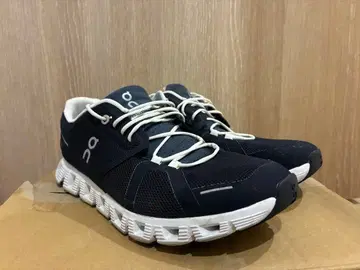On 온 러닝화 스니커즈 네이비