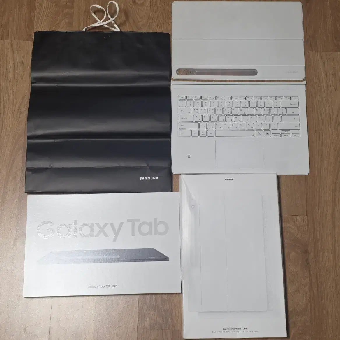 [Sealed] Galaxy Tab S10 Ultra + AI Keyboard Book Cover