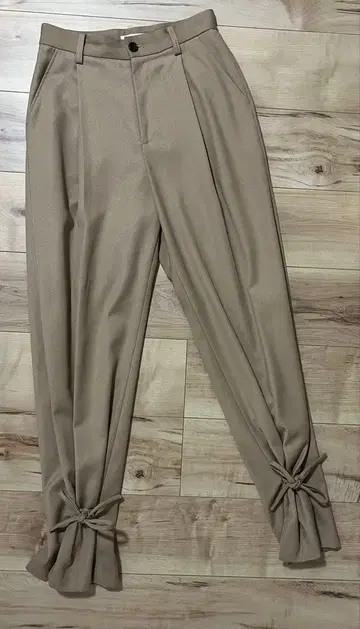 CLANE 베이지 리본 팬츠 사이즈 1