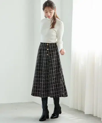 Alotta 럭셔리 트위드 체크 플레어 스커트 블랙