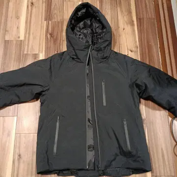 UNIQLO 블랙 다운 자켓 M 사이즈