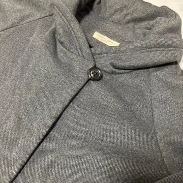 후드 부착 그레이 아우터