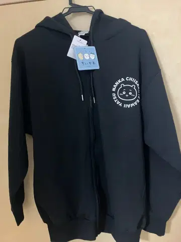 치이카와 시마무라 캐릭터 프린트 후드티 블랙