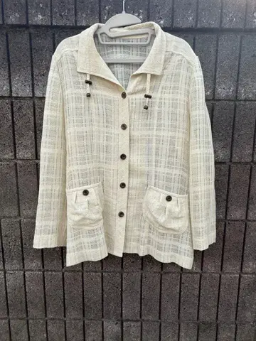 아이보리 체크 무늬 테일러드 자켓