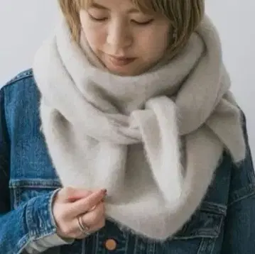 스픽 앤 스팬 알파카 니트 트라이앵글 스톨