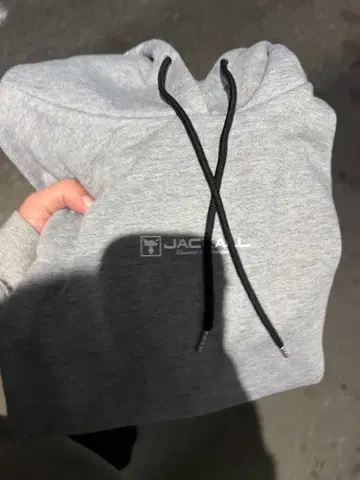 JACKALL 그레이 후드 부착 후드티