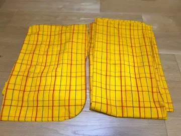 체크 무늬 기모노와 꽃무늬 오비 세트