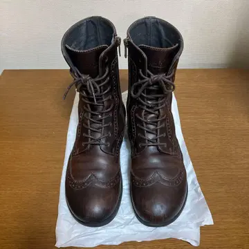 버켄스탁 레이스업 부츠