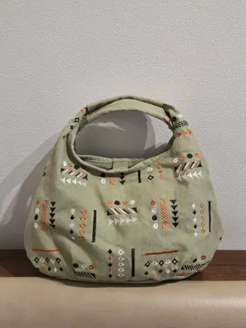 교토 쿠로치쿠 미니 라운드 백 기하학 카키