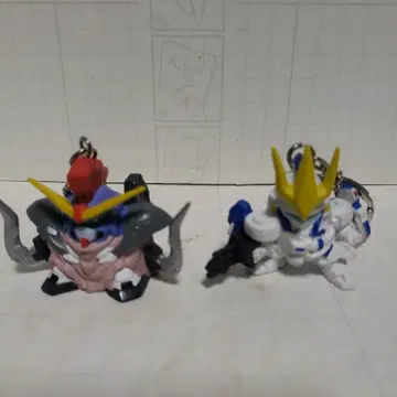 건담 피규어 키링 세트입니다.