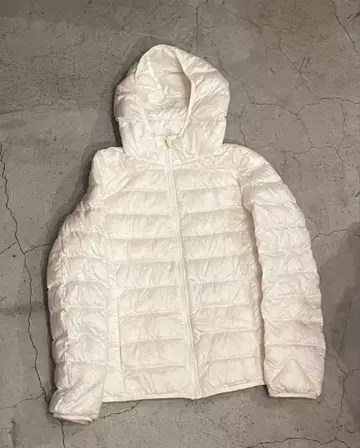 유니클로 울트라 라이트 다운 사이즈 S