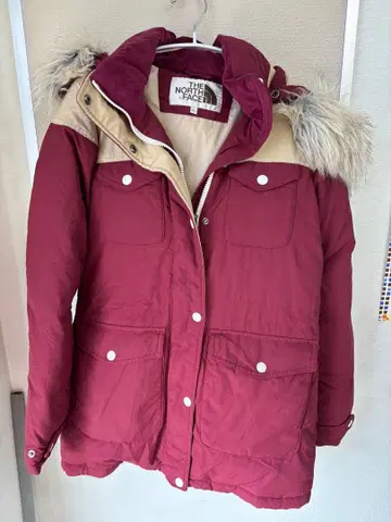 THE NORTH FACE 버건디 다운 자켓