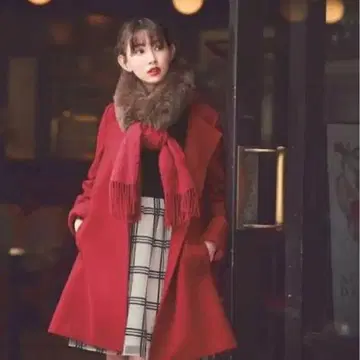 리랜드트루 빨간색 코트 코지하루 착용