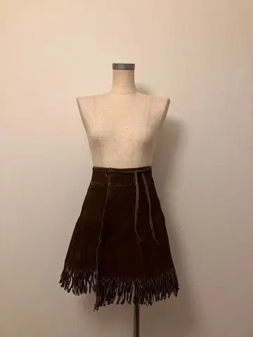 leather skirt