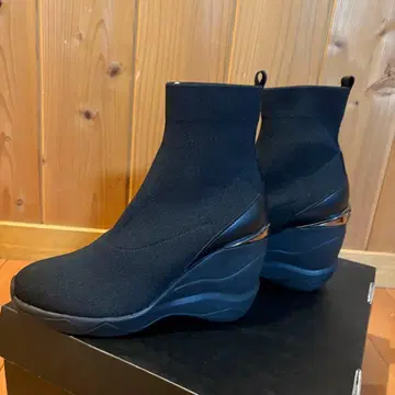 diana 다이애나 인솔 삭스 부츠 블랙