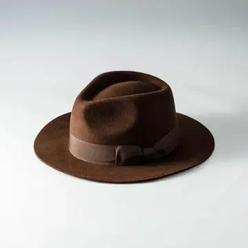 MIDDLE BRIM FLAT HAT