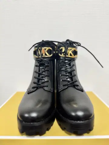 박스 포함 미사용 새상품 MICHEL KORS 가죽 레이스업 부츠