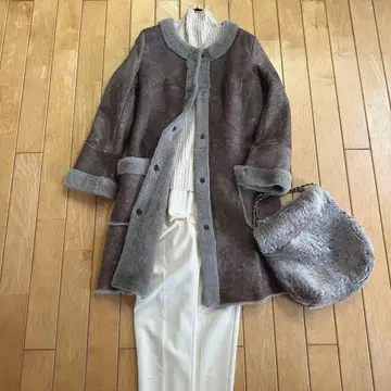 새상품급 이탈리아제 양가죽 노카라 코트