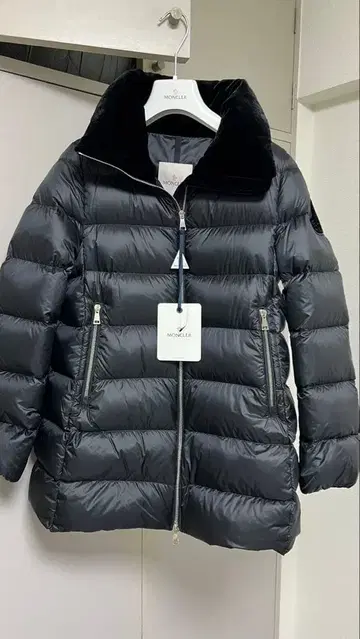 MONCLER TORCON 블랙 다운 자켓