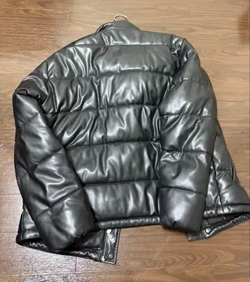 HUGO BOSS 블랙 다운 자켓