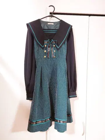 Amavel [ Message Crown 스트라이프 세일러 원피스 ]