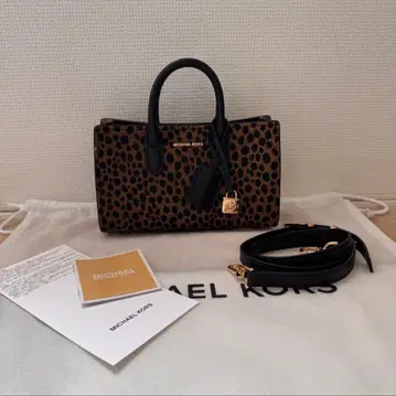 MICHAEL KORS 레오파드 무늬 숄더백