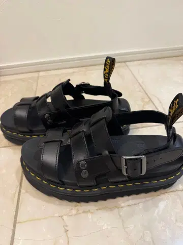 닥터마틴 TERRYSTRAPSANDAL 38