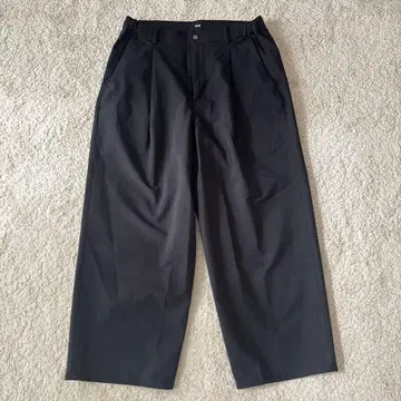 New Balance 와이드 블랙 슬랙스