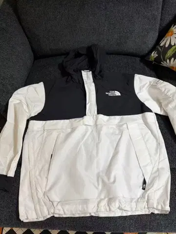 The North Face 나일론 자켓 화이트/블랙