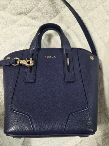 FURLA 네이비 가죽 숄더백