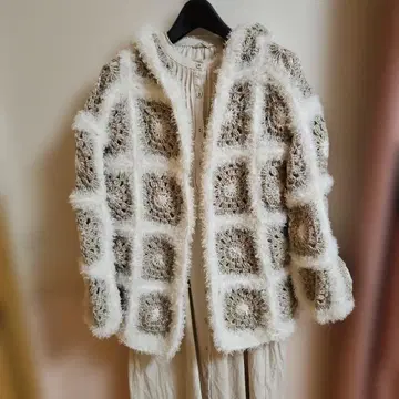 그래니 스퀘어 털방울 퍼 가디건 A