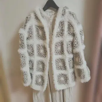 그래니 스퀘어 털방울 퍼 가디건 A