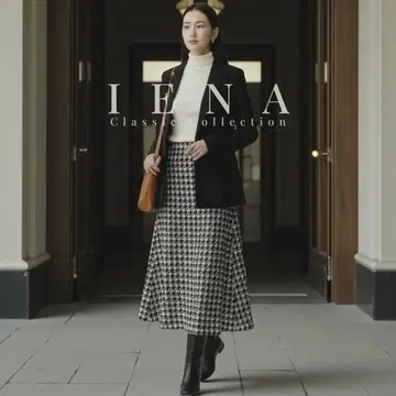 새상품급 IENA 플라워 프린트 롱 플레어 스커트 네이비 고급 클래시컬